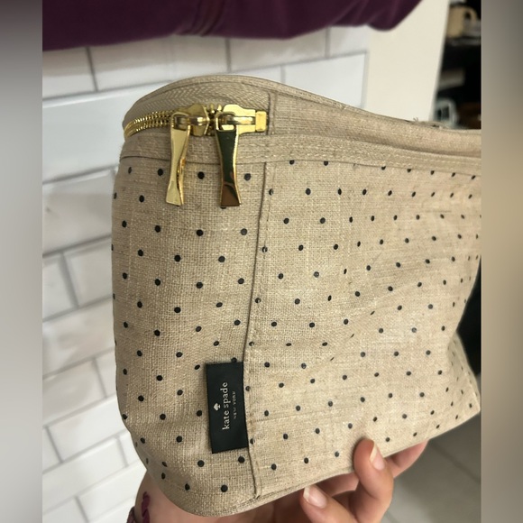 Kate Spade  New York lunch tote  ( out To lunch ) - Picture 3 of 11